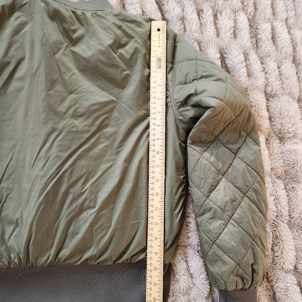 INSO Collection Olive Green Quilted Sleeves Crop Army Bomber Jacket fits… - Picture 3 of 4